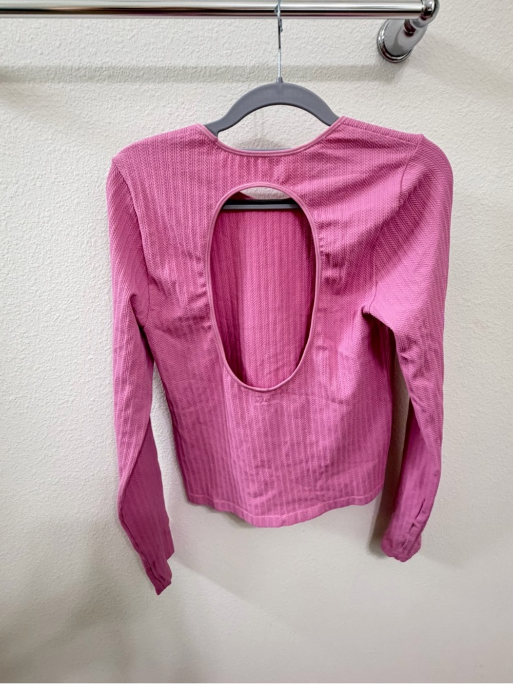 PINK Victoria's Secret Bubblegum Pink Ribbed Long Sleeve Crewneck - Picture 5 of 8